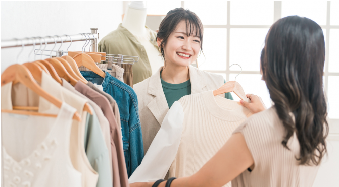 お客さまと会話しながらその場で決済する画像